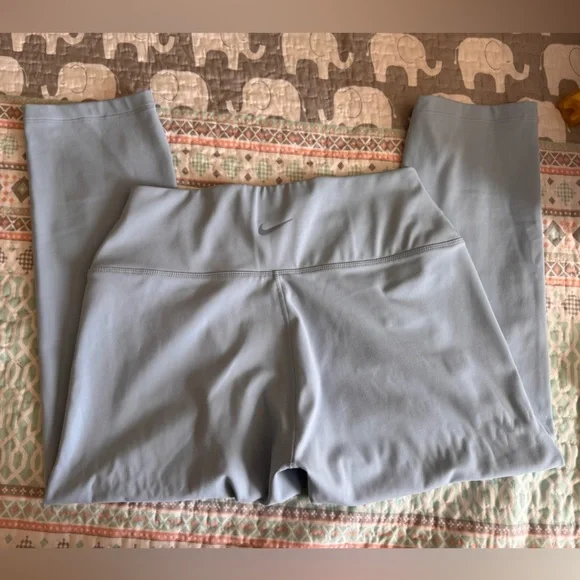 Nike Women's Light Blue Leggings - Picture 2 of 4